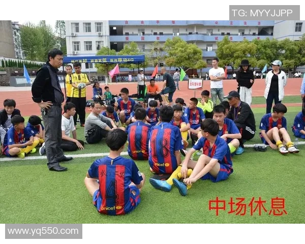 全国锦标赛分析:南京足球队展现出色灵活性与战术适应能力