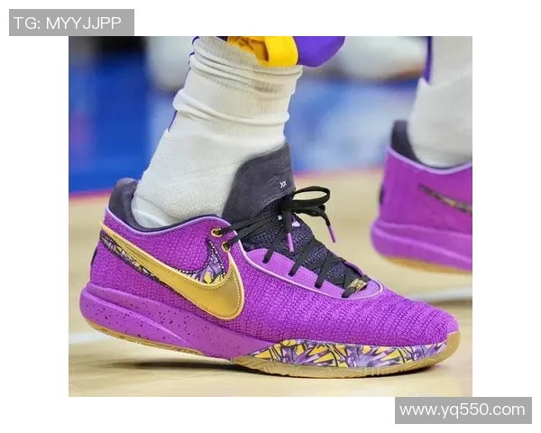 足球明星穿紫色球鞋展现独特风格引领时尚潮流 足球明星穿紫色球鞋展现独特风格引领时尚潮流