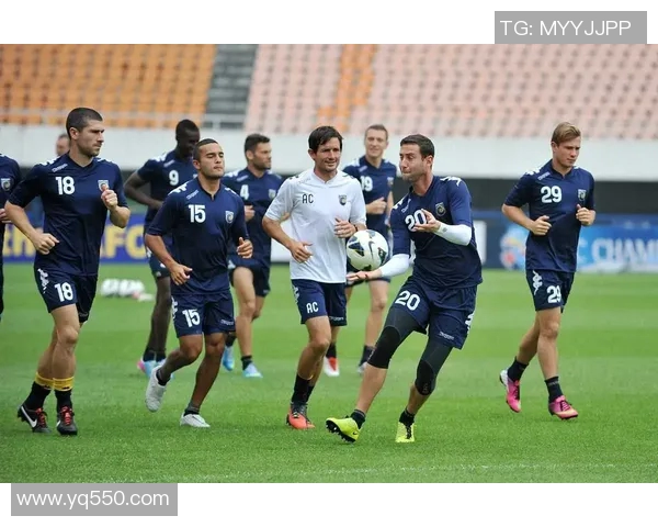 足球明星解说精彩瞬间图片集锦展现球场魅力与激情